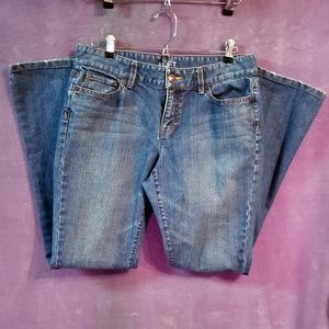 💲SALE💲Ann Taylor Jeans Size 8